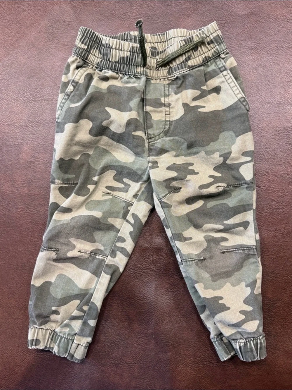 Bundle of 6 18 months boys pants.